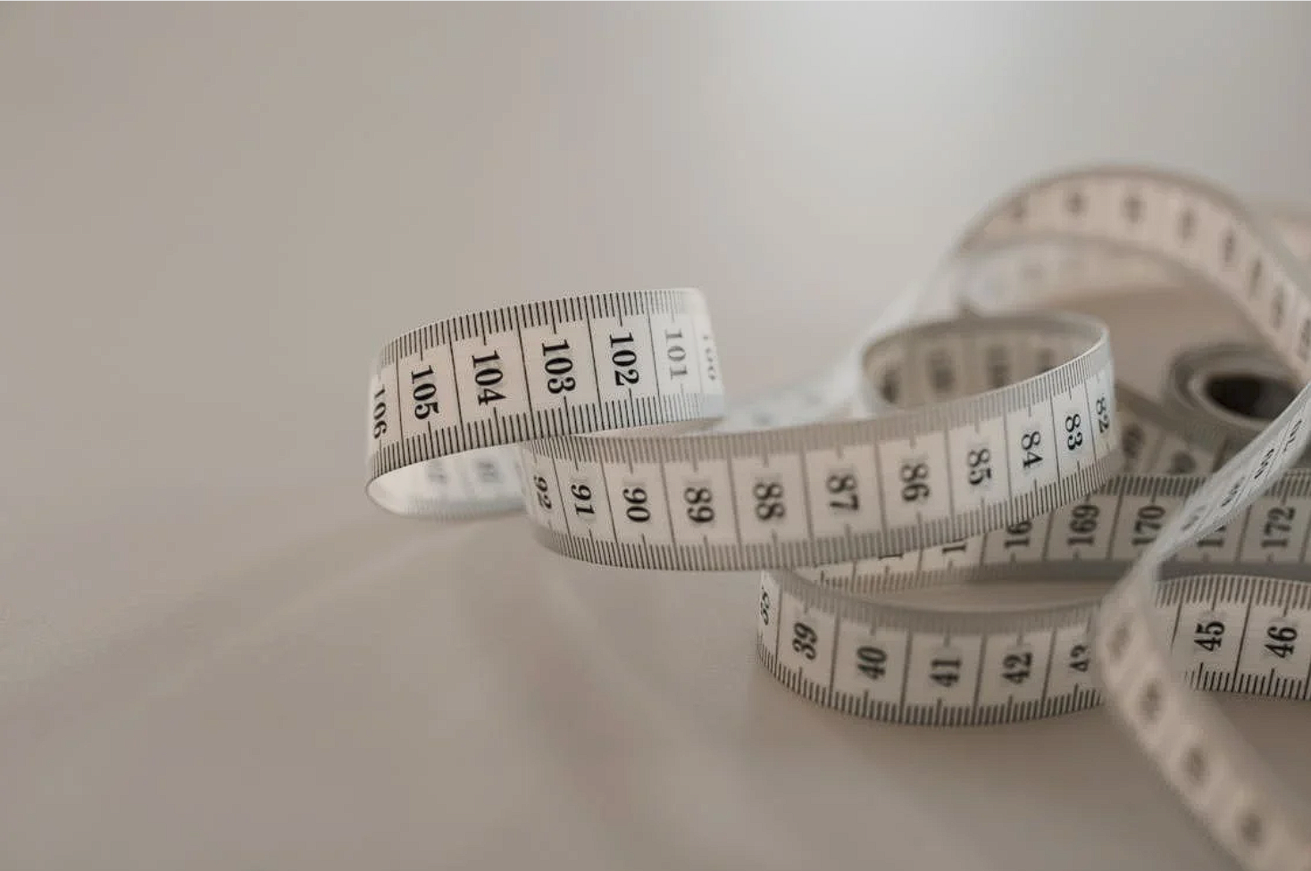 How to measure for net curtains (simple guide)
